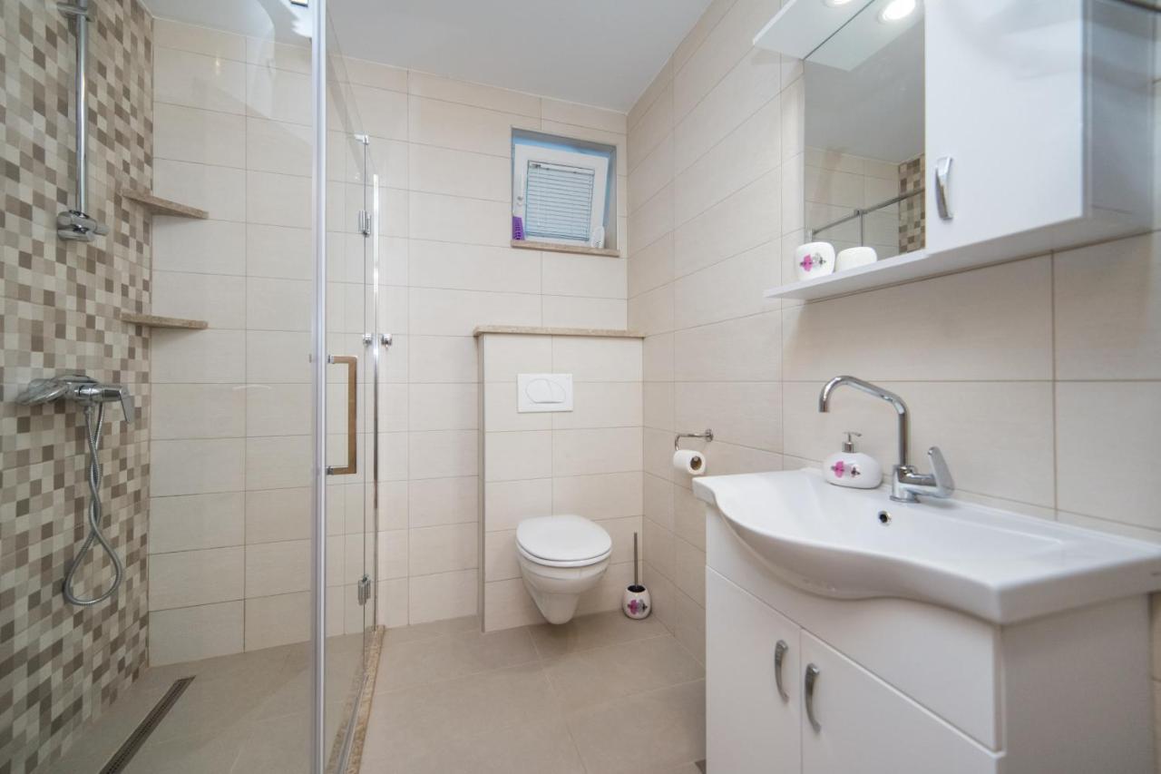 Apartments Zvonik Brist Εξωτερικό φωτογραφία