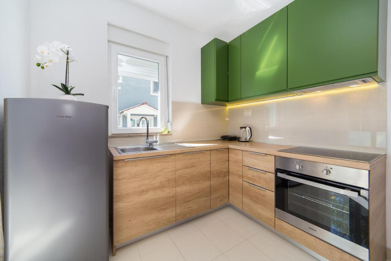 Apartments Zvonik Brist Εξωτερικό φωτογραφία