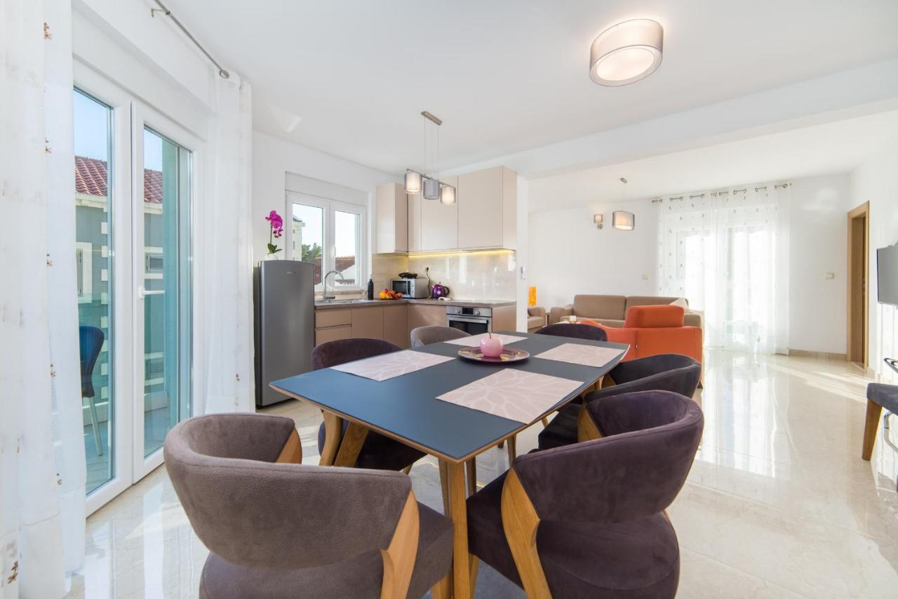Apartments Zvonik Brist Εξωτερικό φωτογραφία