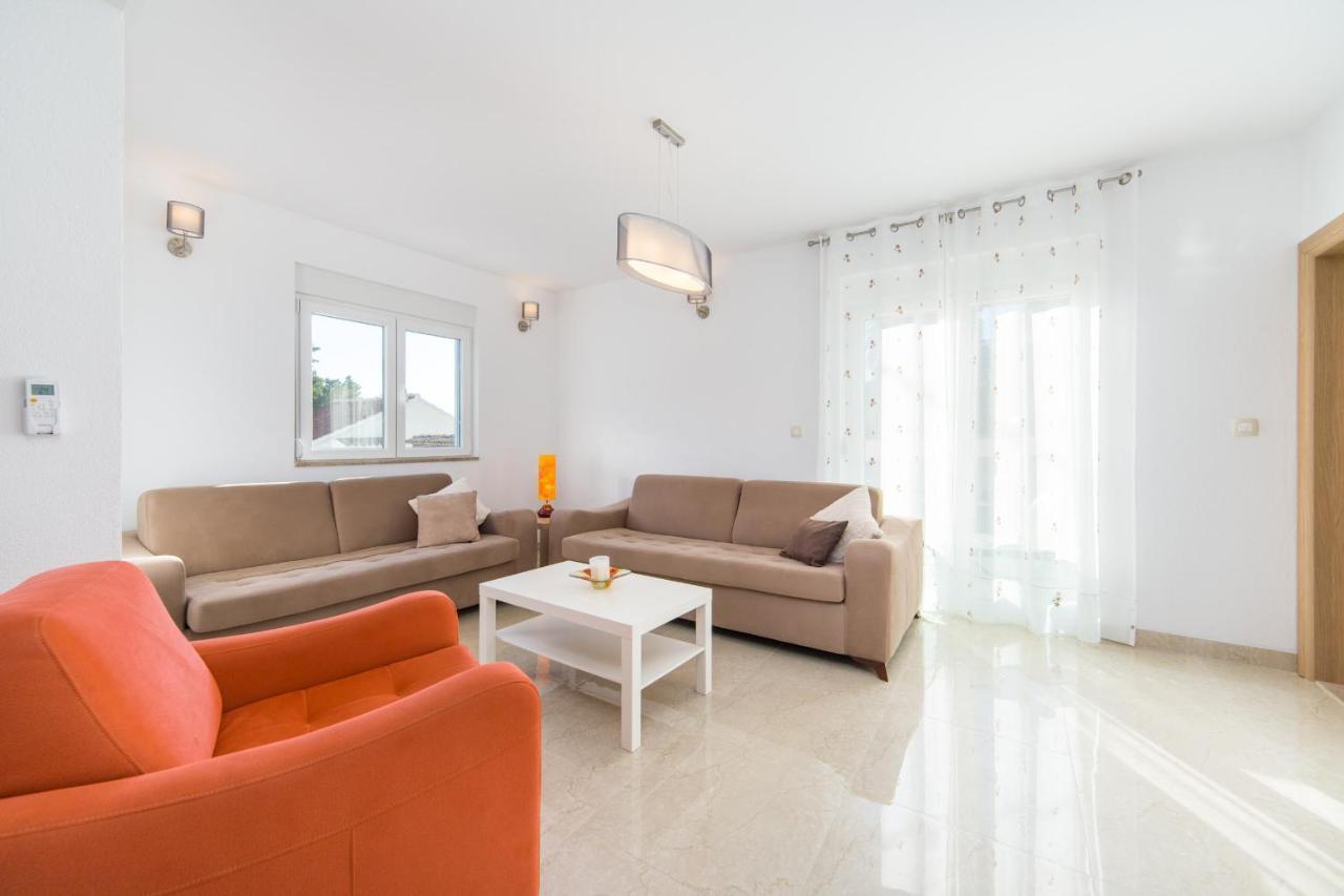 Apartments Zvonik Brist Εξωτερικό φωτογραφία