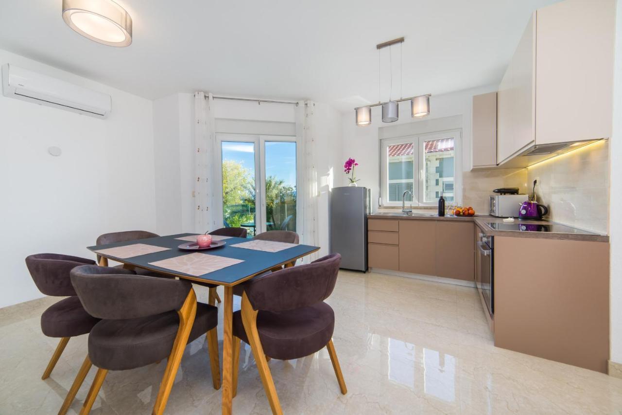 Apartments Zvonik Brist Εξωτερικό φωτογραφία