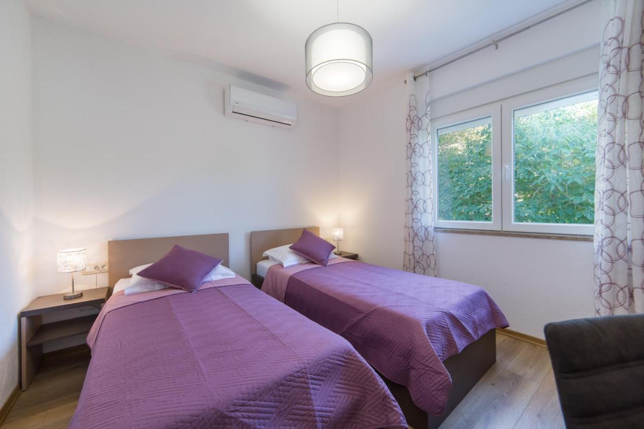 Apartments Zvonik Brist Εξωτερικό φωτογραφία
