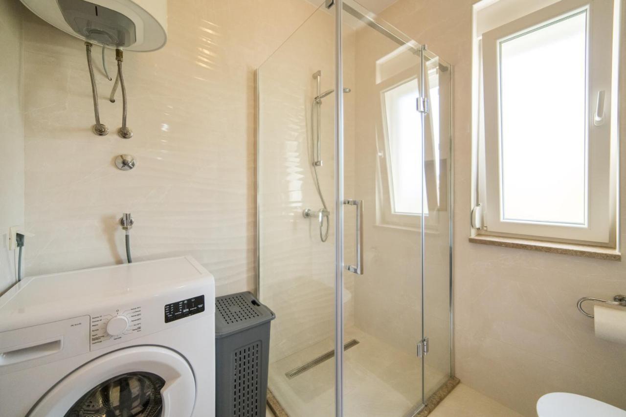 Apartments Zvonik Brist Εξωτερικό φωτογραφία