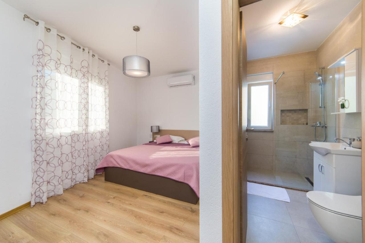 Apartments Zvonik Brist Εξωτερικό φωτογραφία