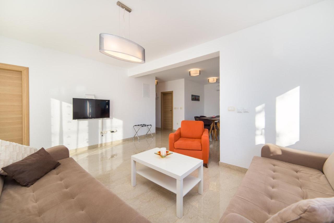 Apartments Zvonik Brist Εξωτερικό φωτογραφία