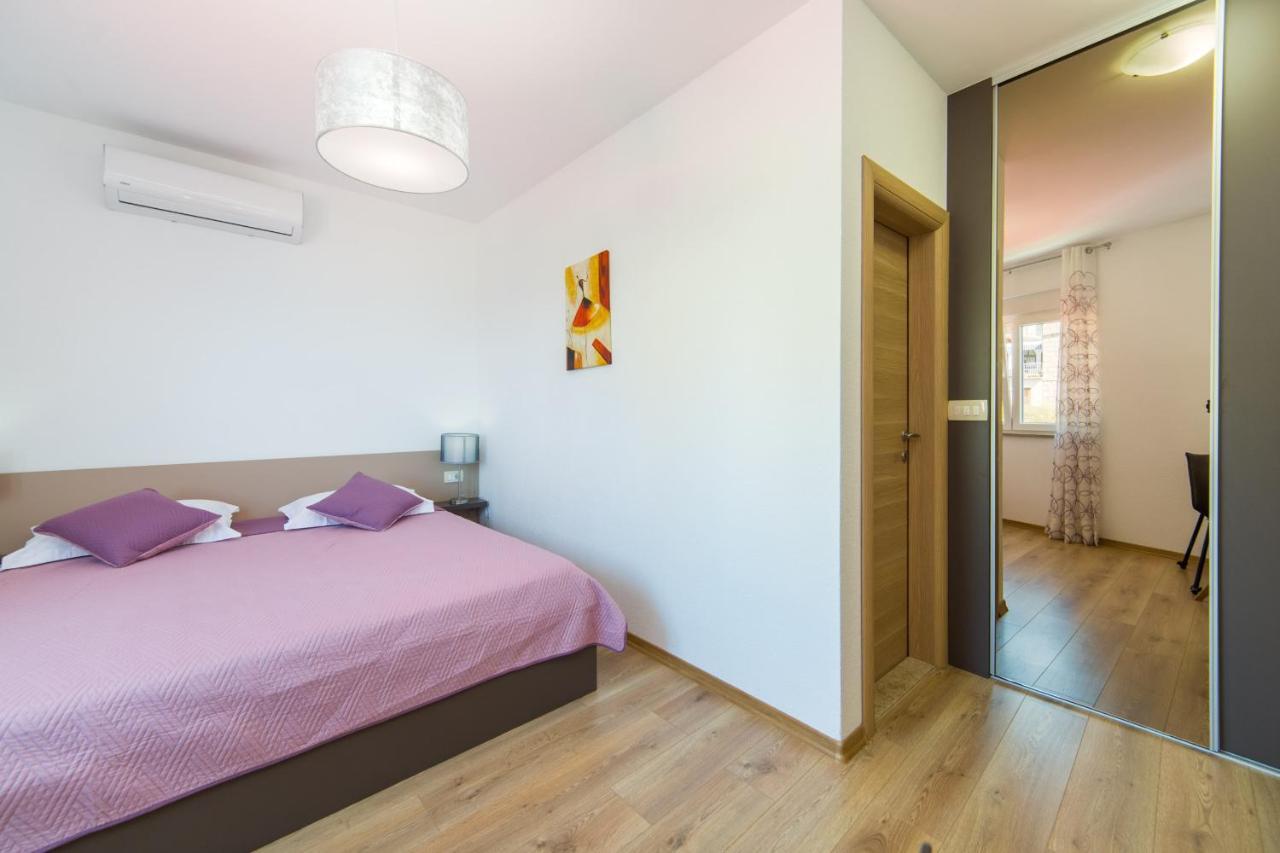 Apartments Zvonik Brist Εξωτερικό φωτογραφία