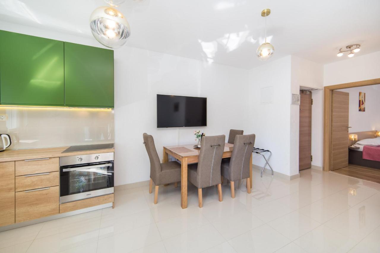 Apartments Zvonik Brist Εξωτερικό φωτογραφία