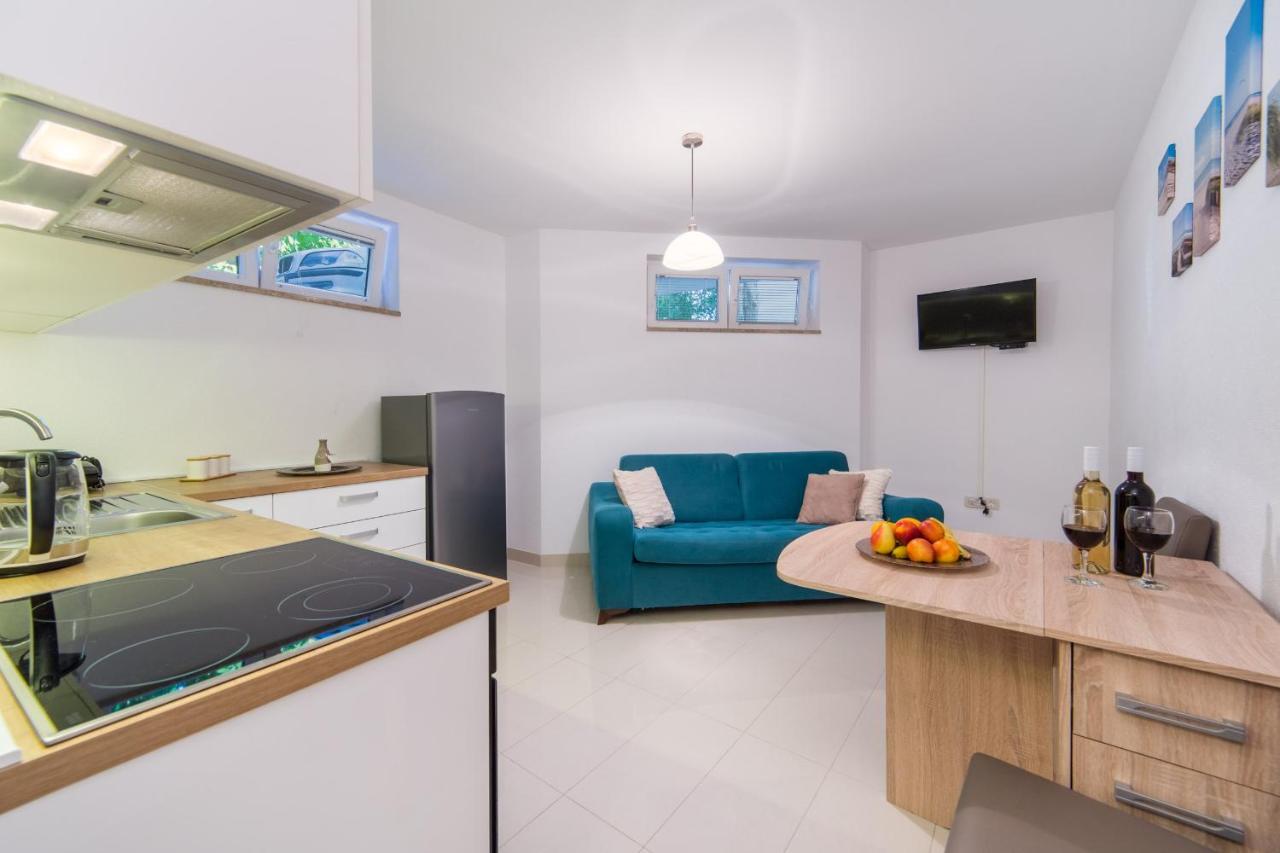 Apartments Zvonik Brist Εξωτερικό φωτογραφία